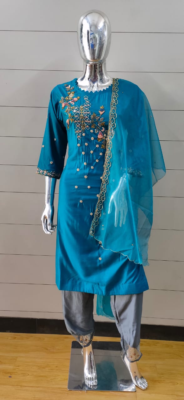 Hand embroidery kurta set with Organza Duptta