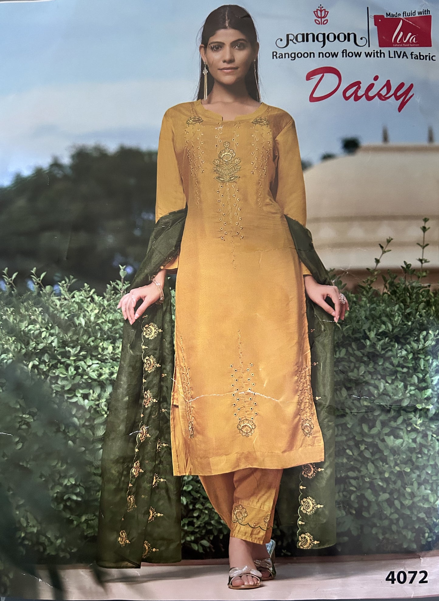 Daisy kurta set with organza dupatta