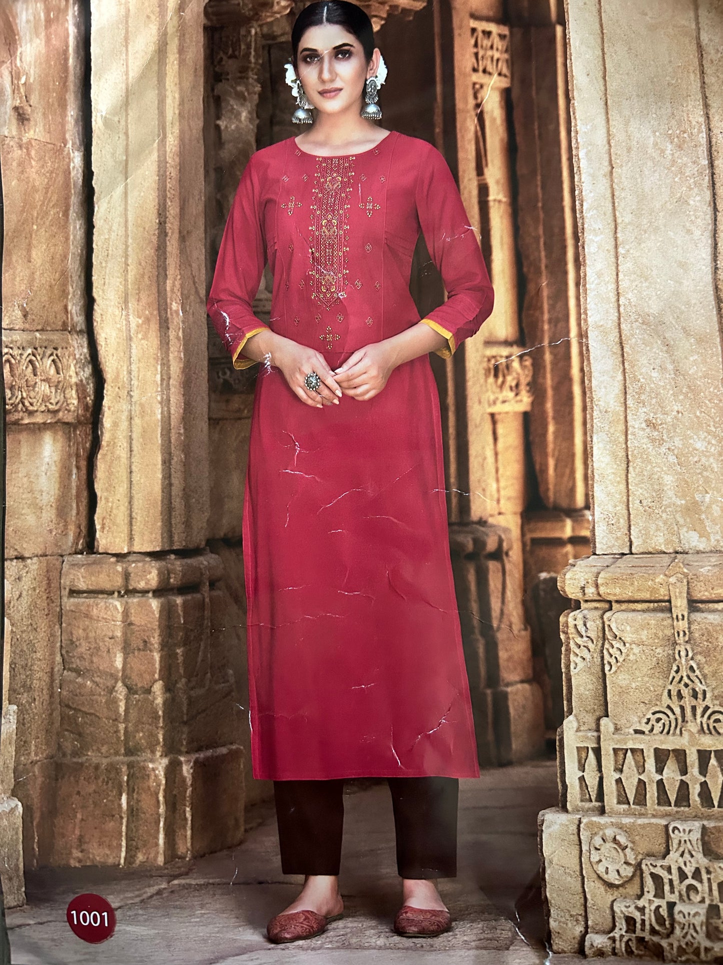 Light line embroidered kurta without pants